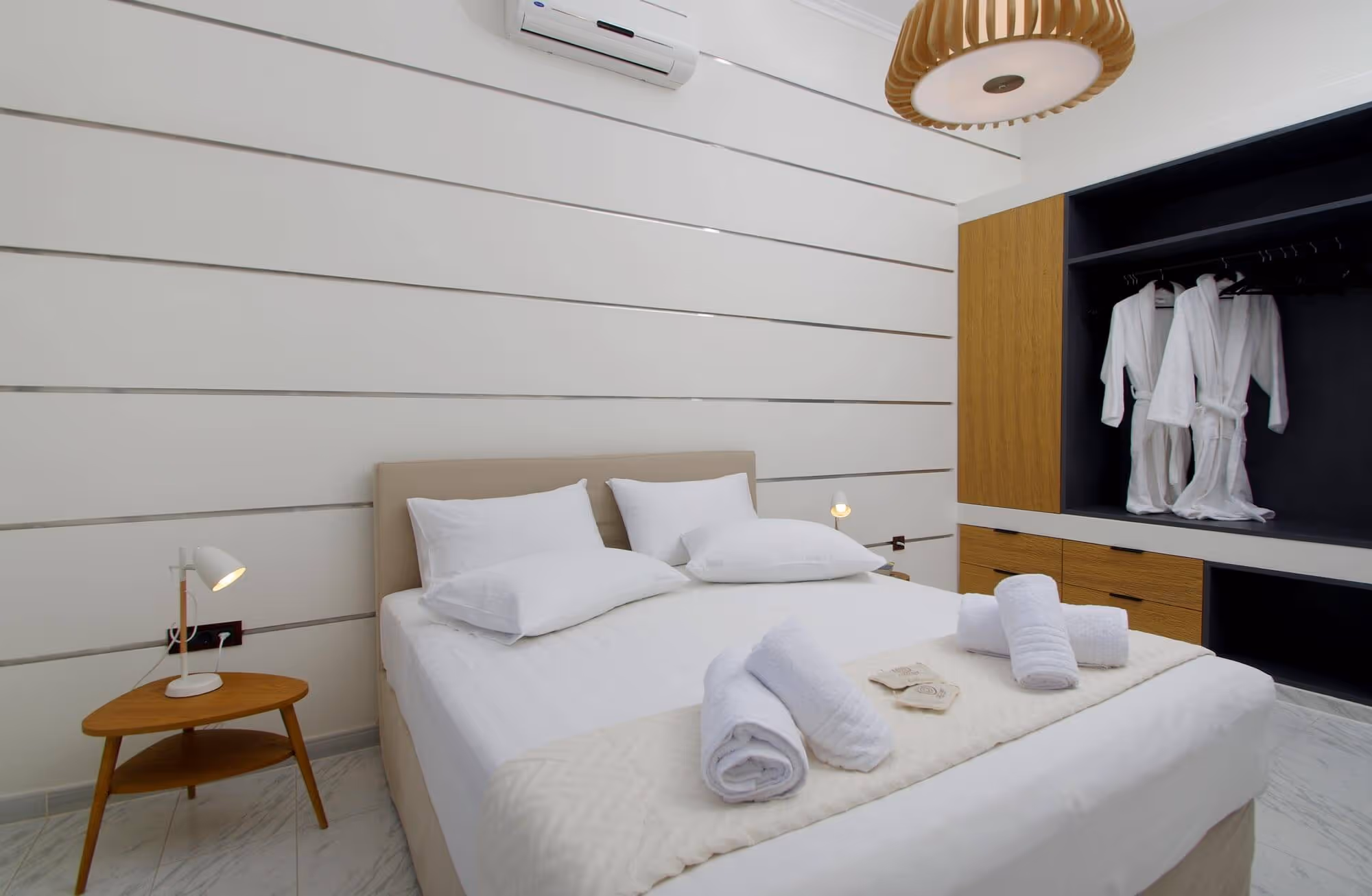 Bedroom with sea view